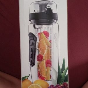 FRUIT INFUSED WATER BOTTLE